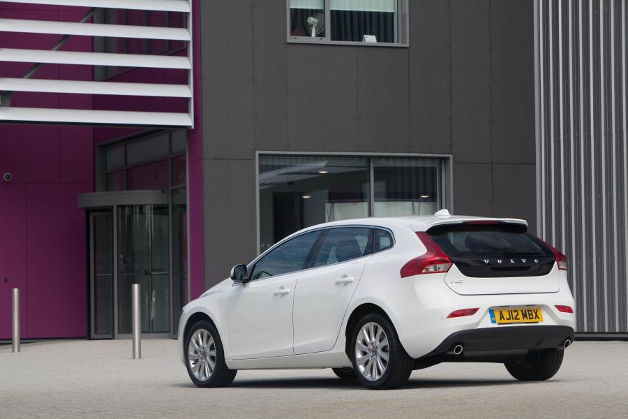  Volvo V40 2012 года  (фото 30 из 183)